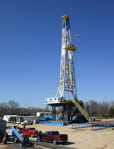 land rig with service loops